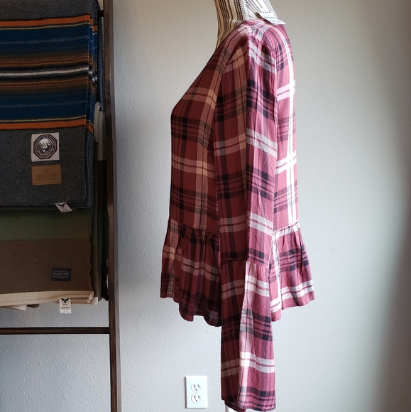 Tilly's long sleeve peplum top - Picture 2 of 5